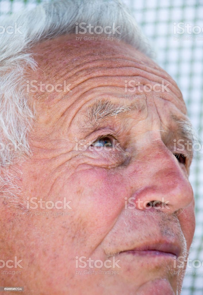Detail Wajah Orang Tua Nomer 37