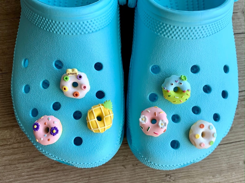 Detail Donut Crocs Nomer 39