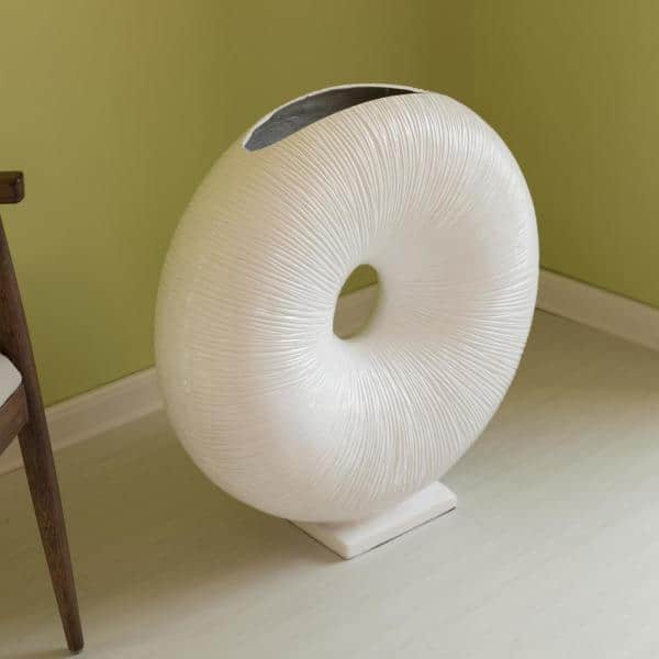 Detail Donut Hole Vase Nomer 30
