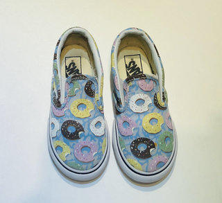 Detail Donut Print Vans Nomer 30