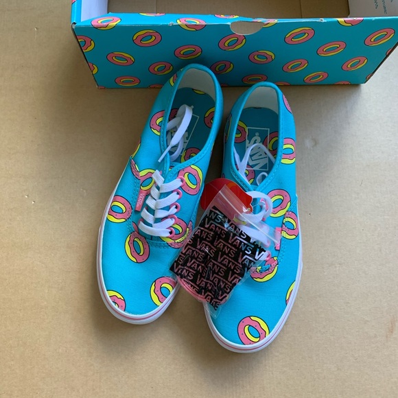 Detail Donut Print Vans Nomer 38