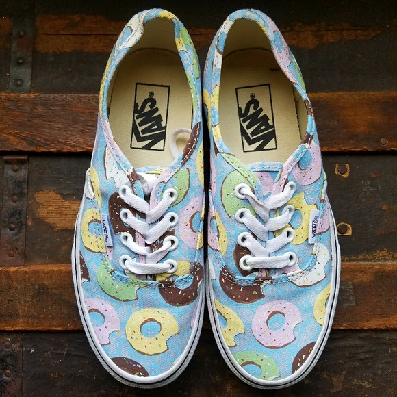 Detail Donut Print Vans Nomer 40