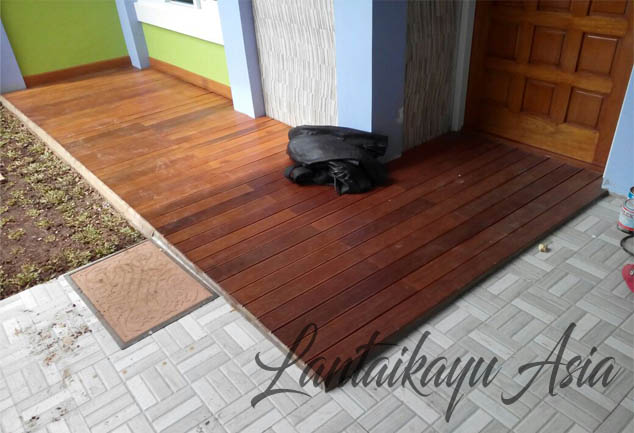 Detail Rumah Lantai Kayu Nomer 33