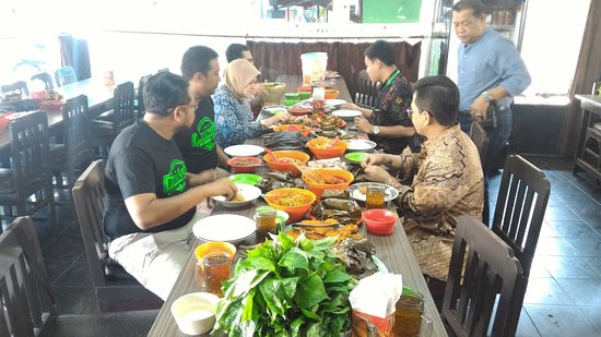 Detail Rumah Makan Alam Sunda Puncak Nomer 45