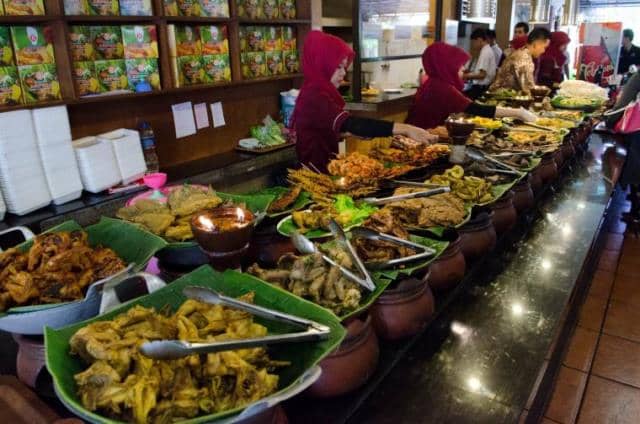 Detail Rumah Makan Ampera Di Jakarta Pusat Nomer 3