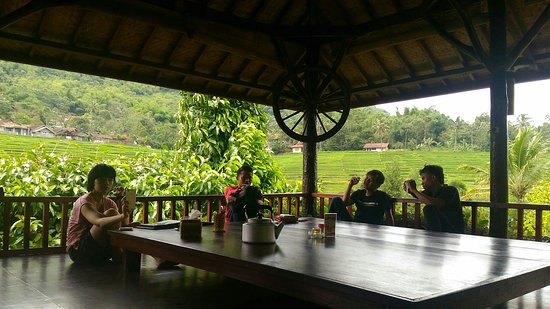 Detail Rumah Makan Asep Stroberi Nagreg Nomer 41