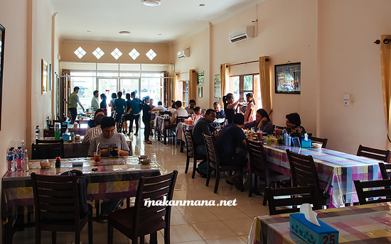 Detail Rumah Makan Batak Terdekat Nomer 10