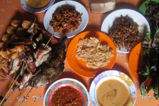 Rumah Makan Bu Entin - KibrisPDR