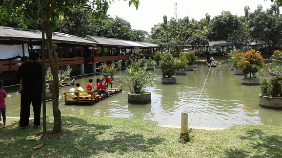 Detail Rumah Makan Dan Pemancingan Nomer 12