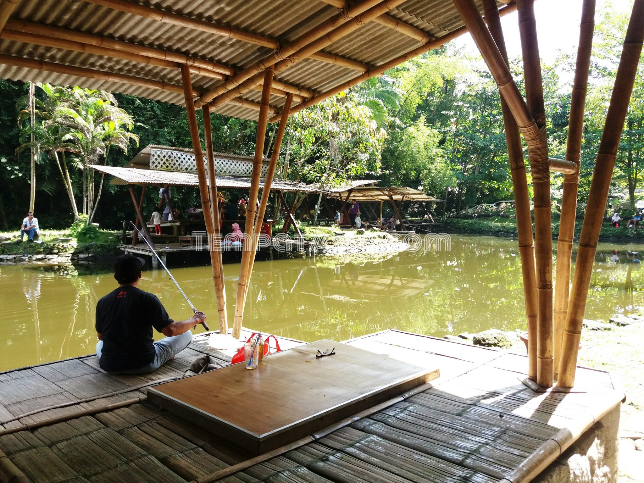 Detail Rumah Makan Dan Pemancingan Nomer 7