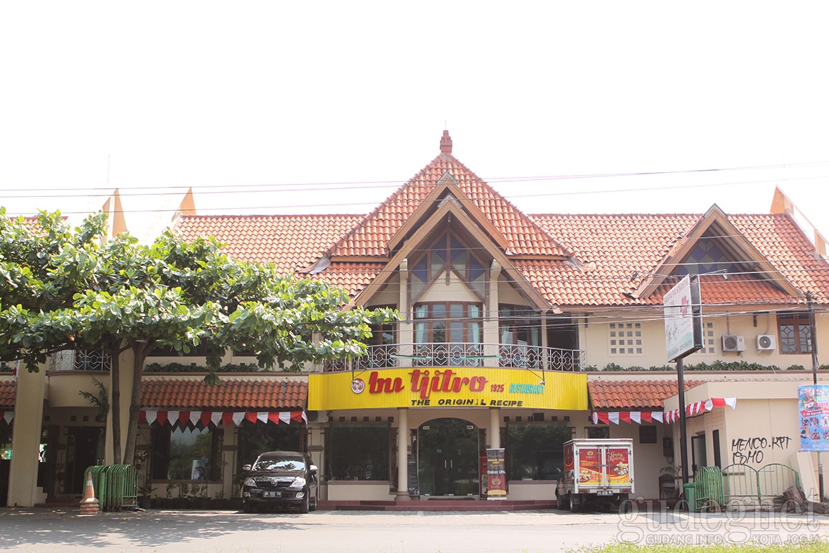 Detail Rumah Makan Gudeg Terdekat Nomer 3