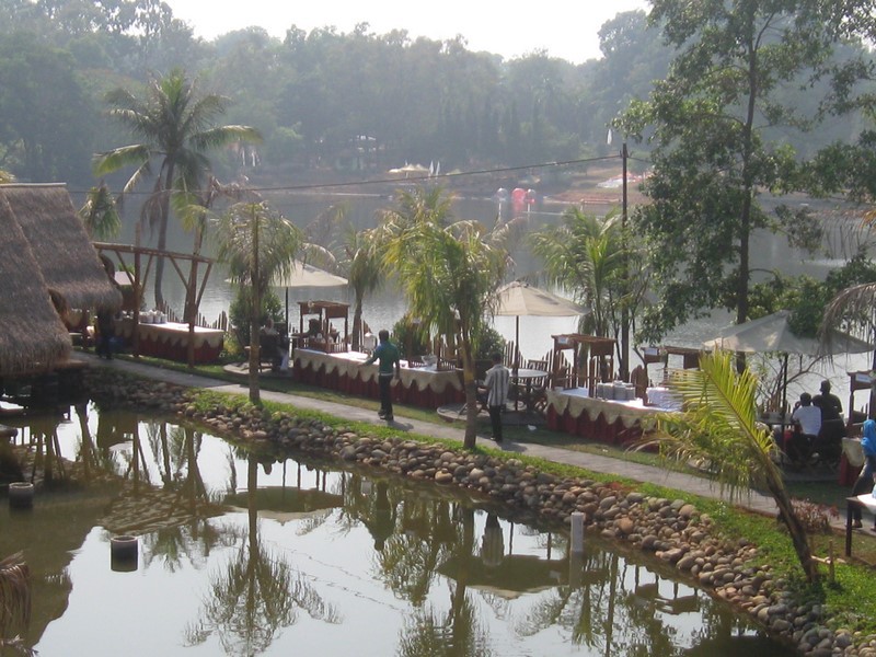 Detail Rumah Makan Keluarga Di Cibubur Nomer 12