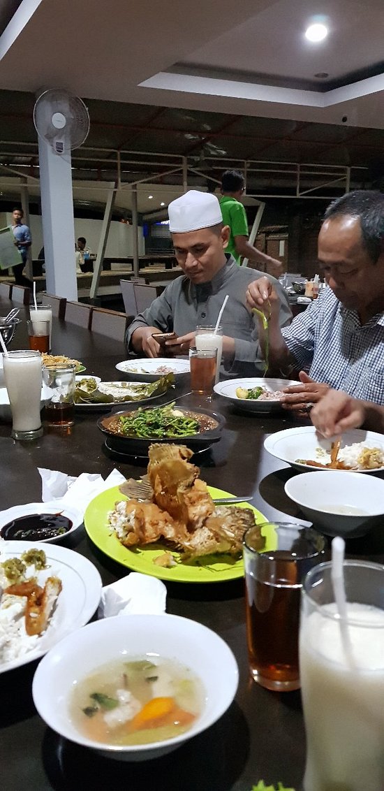 Detail Rumah Makan Laksana Kuningan Nomer 2