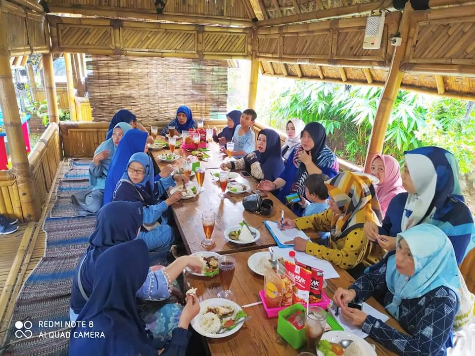 Detail Rumah Makan Lesehan Terdekat Dari Sini Nomer 50