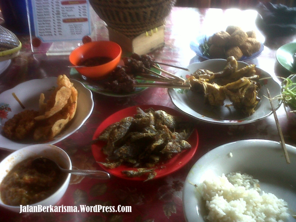 Detail Rumah Makan Mang Yeye Subang Nomer 14