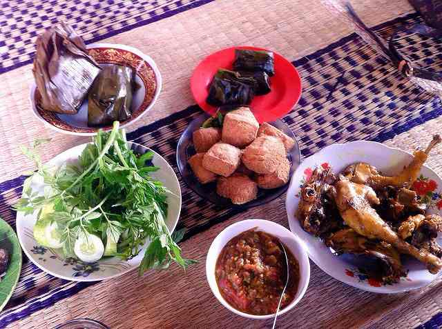 Detail Rumah Makan Mang Yeye Subang Nomer 51