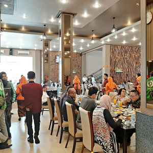 Detail Rumah Makan Pagi Sore Jeruk Purut Nomer 43