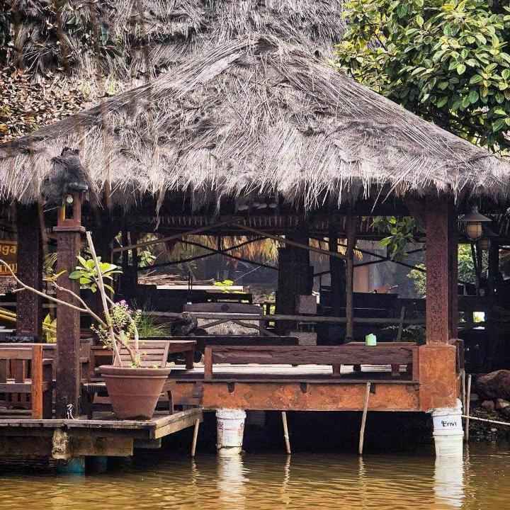 Detail Rumah Makan Saung Di Depok Nomer 15