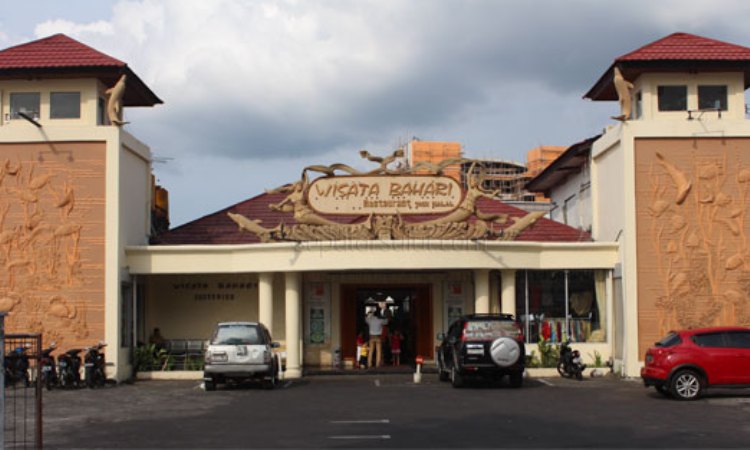 Detail Rumah Makan Seafood Di Manado Nomer 10