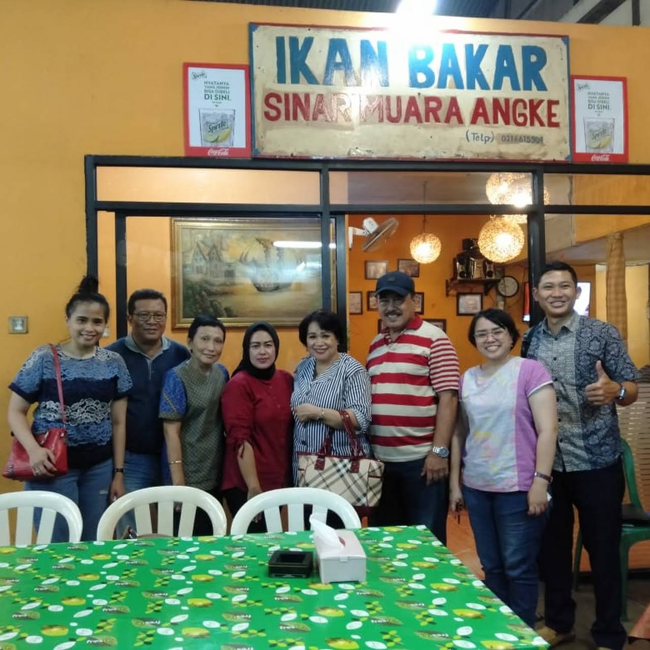 Detail Rumah Makan Seafood Di Muara Angke Nomer 3