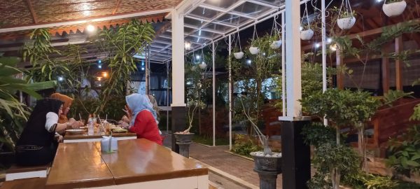 Detail Rumah Makan Seafood Di Serang Nomer 30