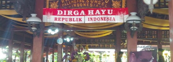 Detail Rumah Makan Sri Melayu Di Palembang Nomer 44