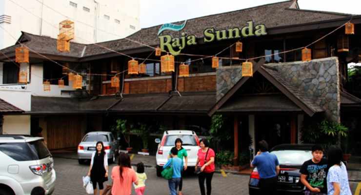 Detail Rumah Makan Sunda Di Bandung View Bagus Nomer 20