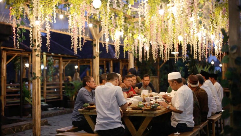 Detail Rumah Makan Sunda Di Bekasi Nomer 36