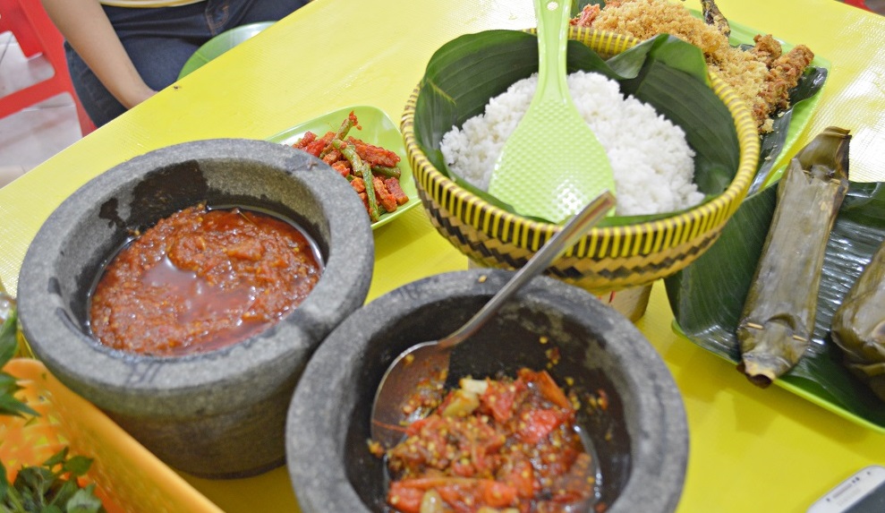 Detail Rumah Makan Sunda Di Cibinong Nomer 36