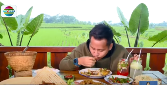 Detail Rumah Makan Tengah Sawah Nomer 49