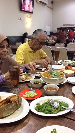 Detail Rumah Makan Ujung Pandang Bsd Nomer 20