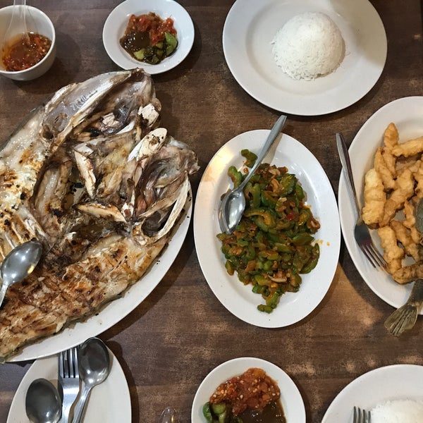 Detail Rumah Makan Ujung Pandang Bsd Nomer 21