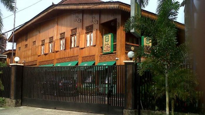 Detail Rumah Mewah Bupati Bekasi Nomer 17