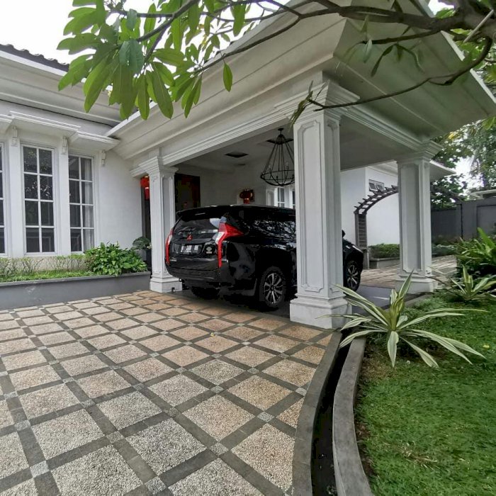 Detail Rumah Mewah Dengan Halaman Luas Nomer 12