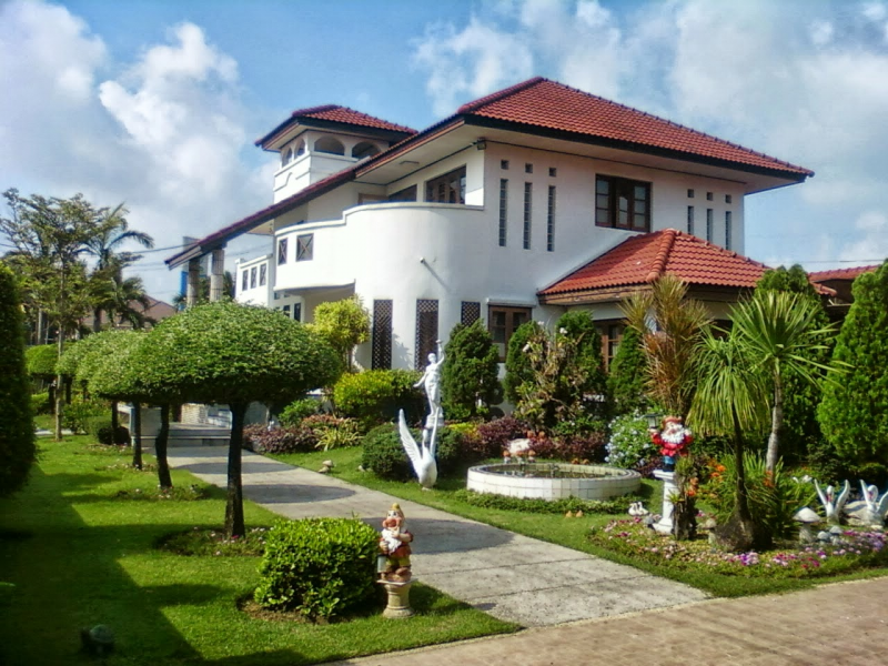 Detail Rumah Mewah Dengan Taman Luas Nomer 9