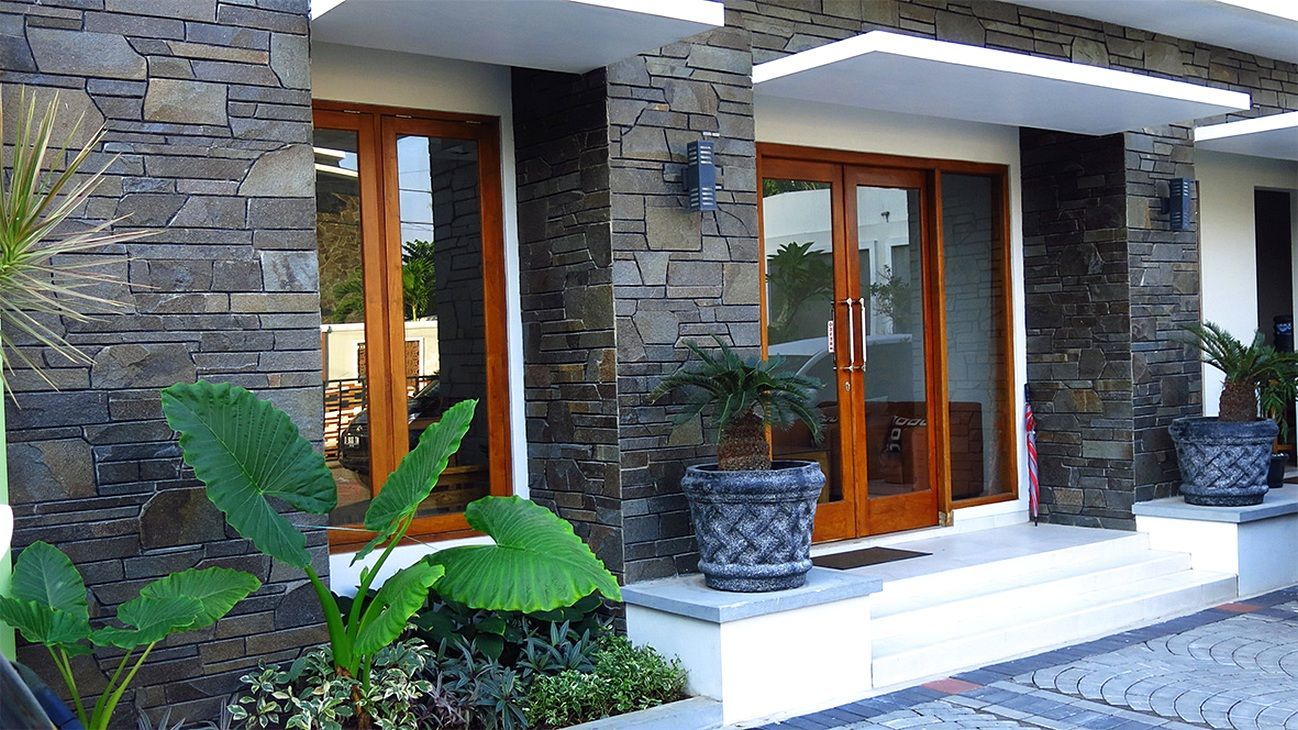 Detail Rumah Minimalis Dengan Ornamen Batu Alam Nomer 22