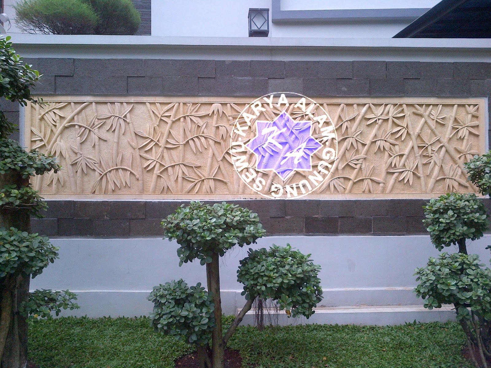 Detail Rumah Minimalis Dengan Ornamen Batu Alam Nomer 7