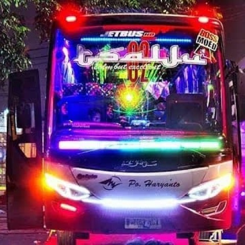 Detail Wallpaper Bus Malam Nomer 55