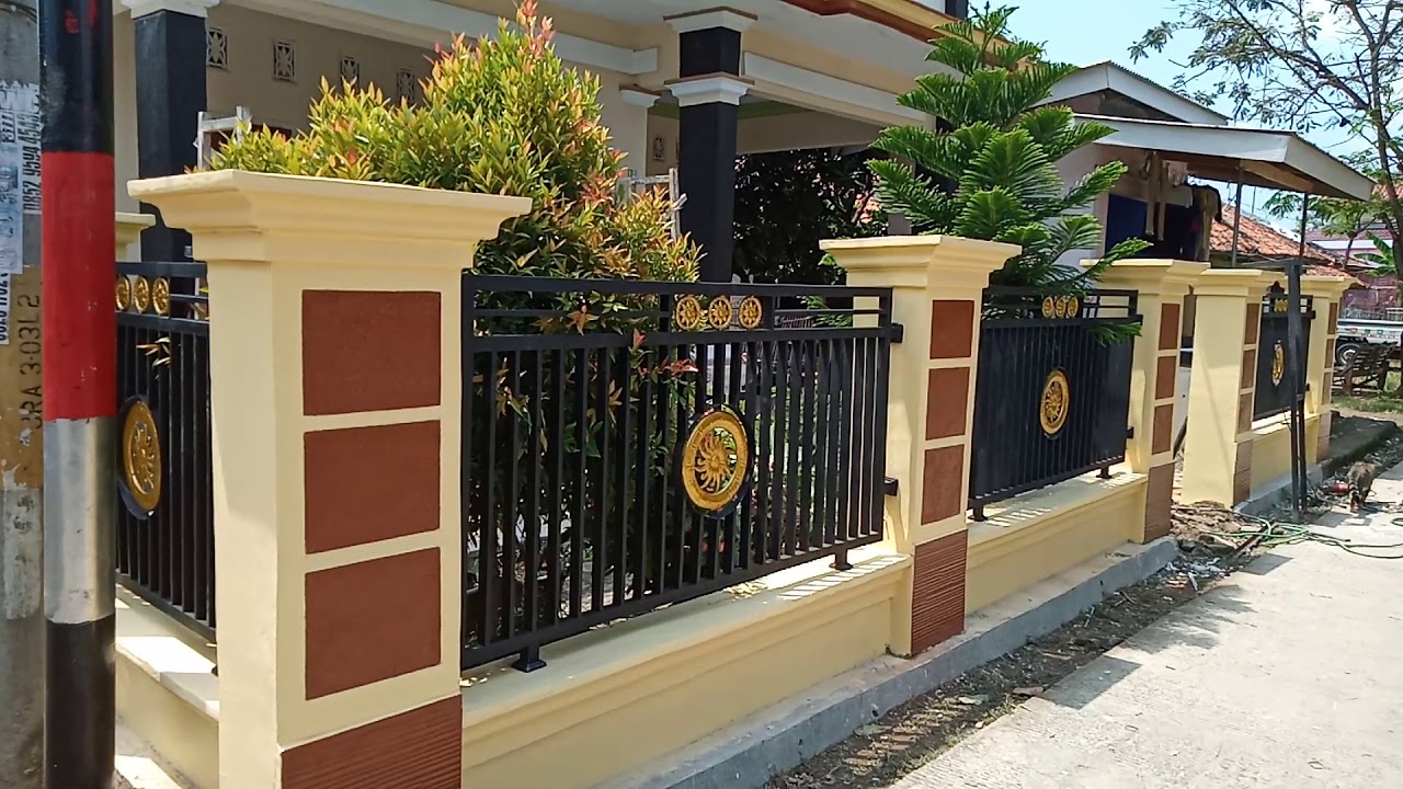 Detail Rumah Pagar Besi Nomer 10