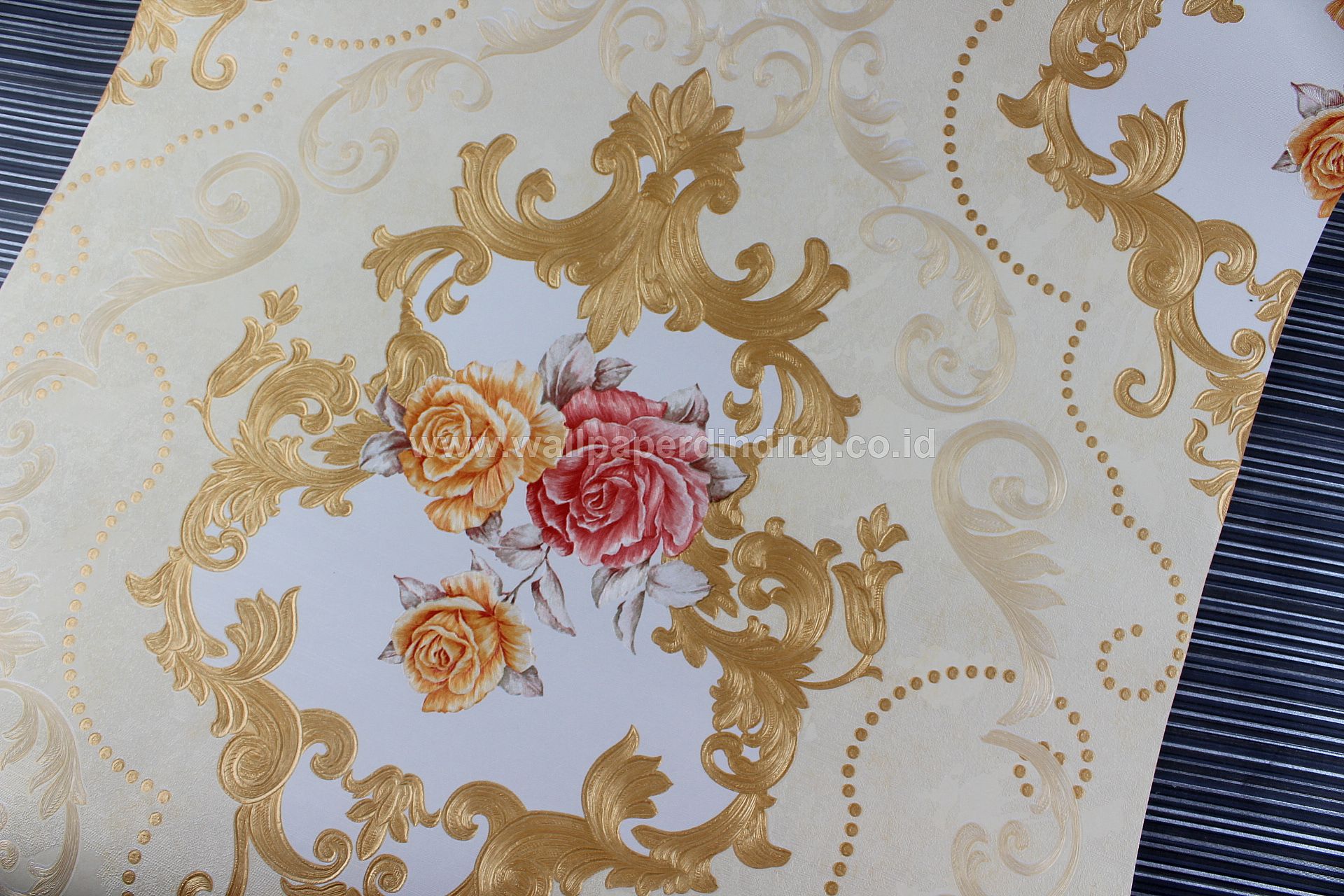 Detail Wallpaper Dinding Batik Gold Nomer 29