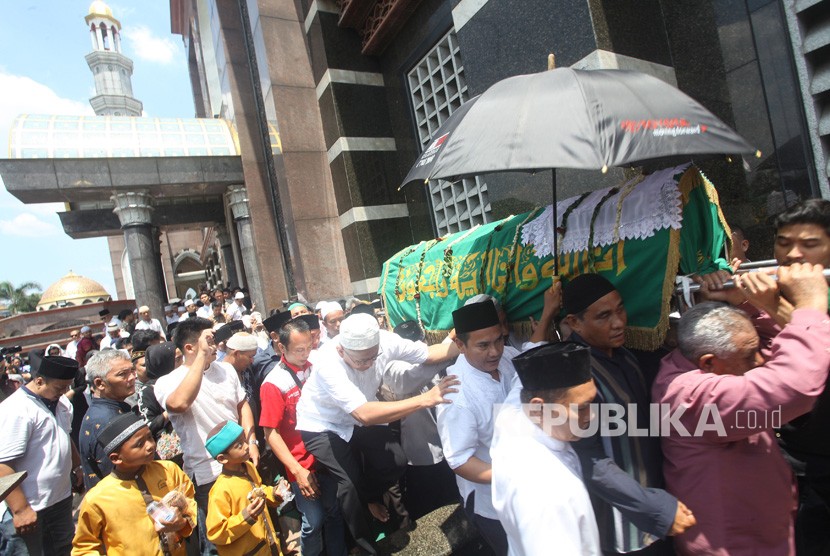 Detail Rumah Pemilik Masjid Kubah Emas Nomer 30