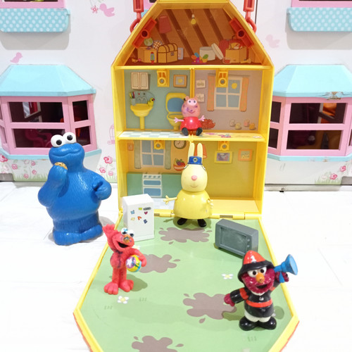 Detail Rumah Peppa Pig Nomer 9