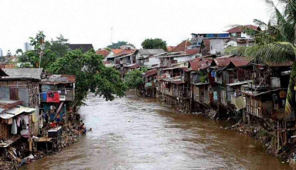 Detail Rumah Pinggir Kali Nomer 13