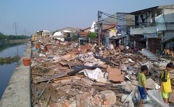 Detail Rumah Pinggir Kali Nomer 28