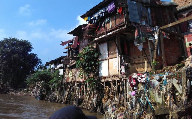 Detail Rumah Pinggir Kali Nomer 30