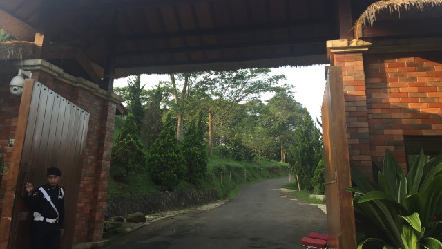 Detail Rumah Prabowo Di Hambalang Nomer 34