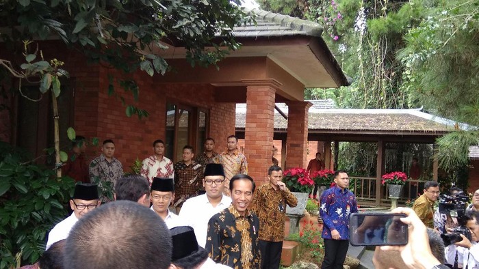 Detail Rumah Prabowo Di Hambalang Nomer 6