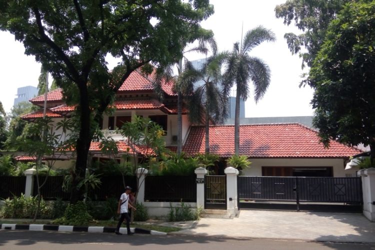 Detail Rumah Pribadi Sandiaga Uno Nomer 34