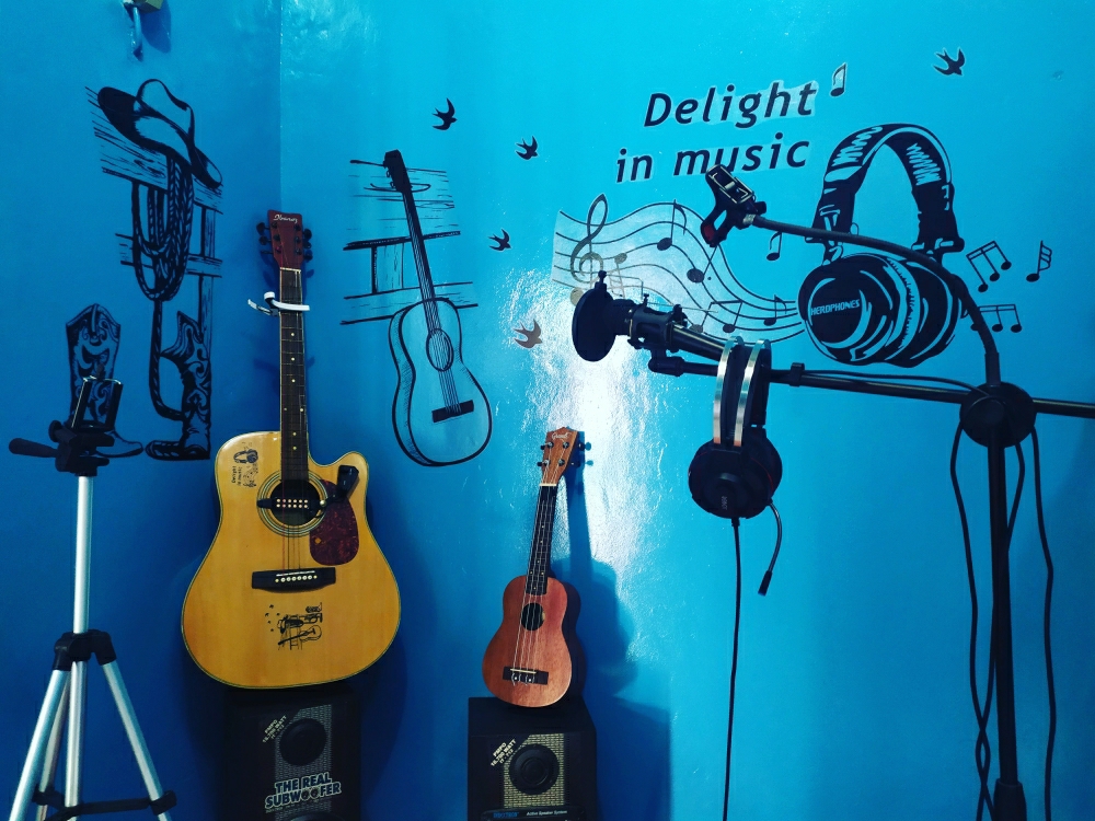 Detail Wallpaper Dinding Tema Musik Nomer 26