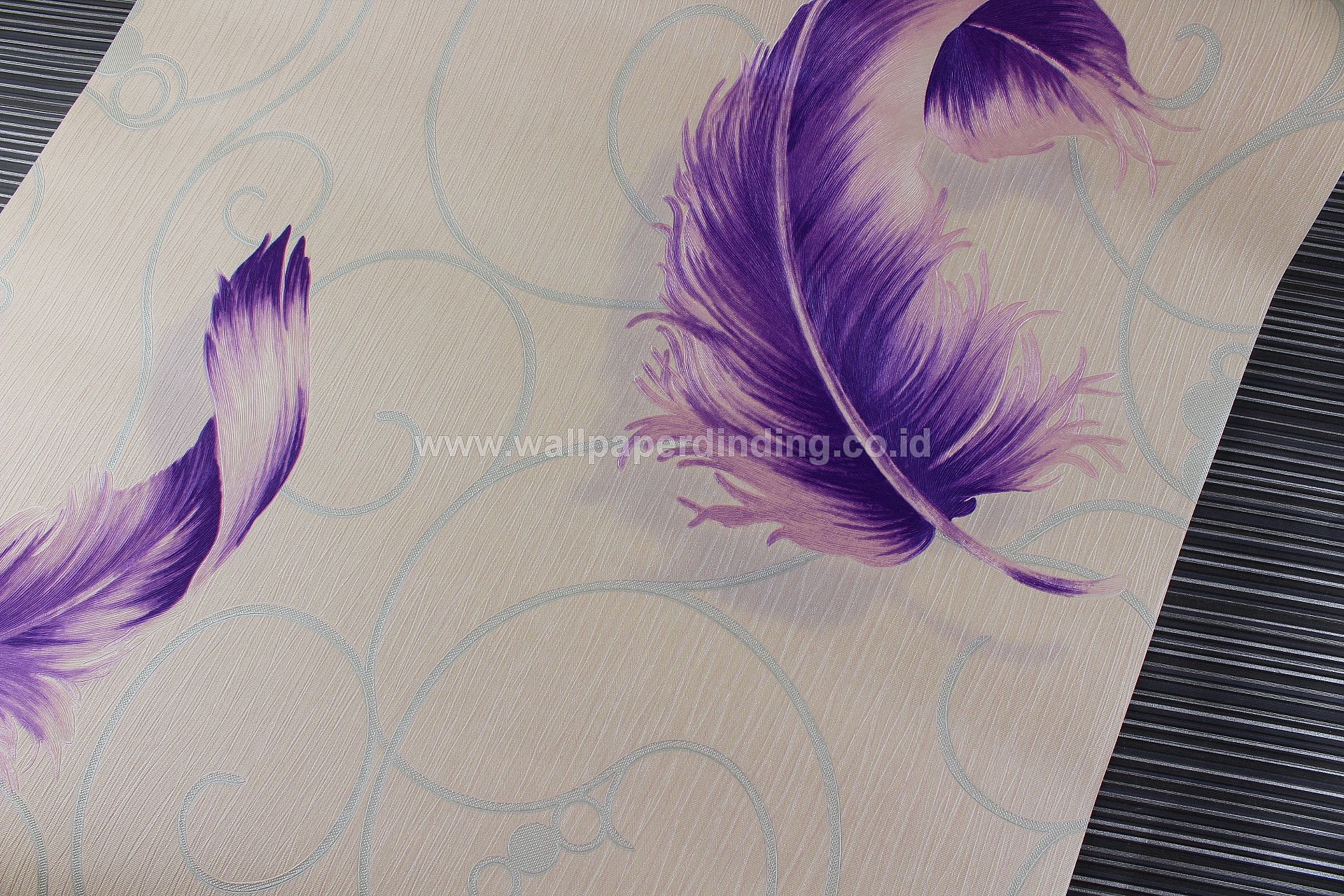 Detail Wallpaper Dinding Warna Ungu Nomer 47